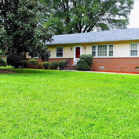 Quiet, Clean House W/ Steel Balls Bed & Breakfast Richmond Exterior photo